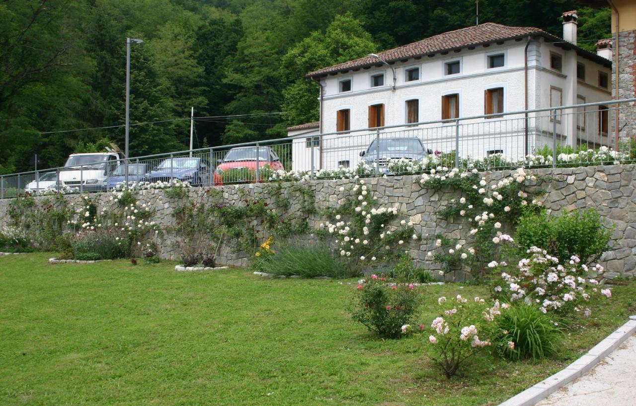 Pikes Villa Pulfero Eksteriør billede